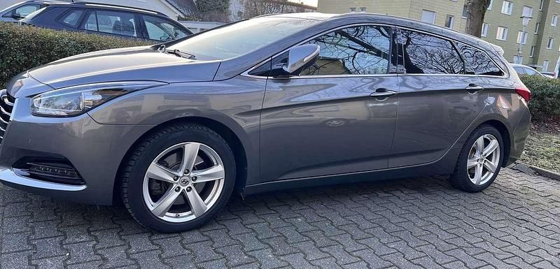 Gebraucht Hyundai i40 141 PS (103 kW) 2017 Grau Kombi