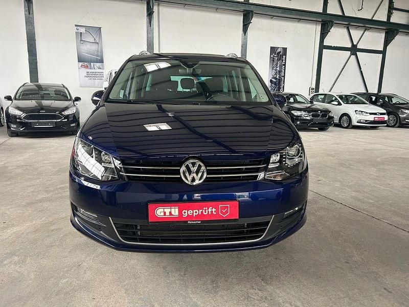 Blau Gebraucht 2021 VW Sharan United Van / Kleinbus | 27.600 € (Guter Preis) - Bild 1/4