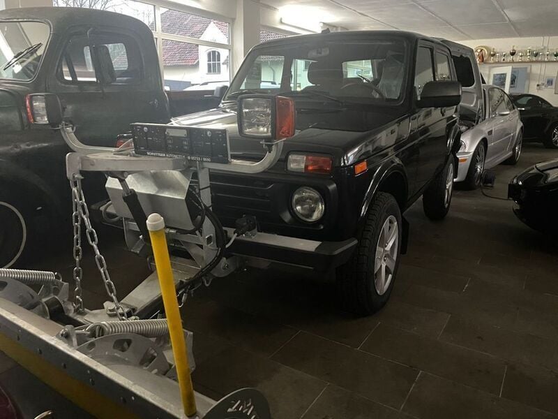 Weiß Gebraucht 2022 Lada niva SUV | 34.900 € - Bild 1/4