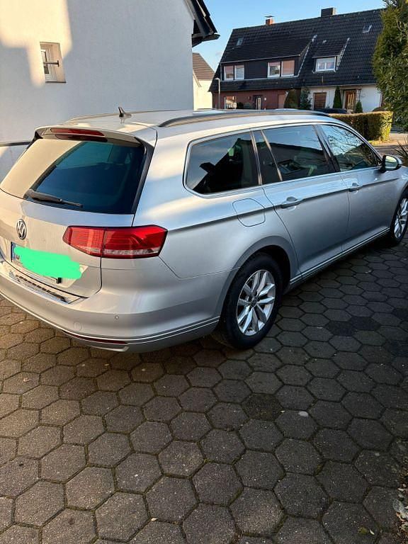 Gebraucht VW Passat Trendline 150 PS (110 kW) 2017 Silber Kombi