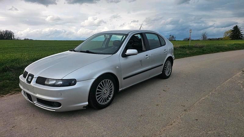 Gebraucht Seat Leon 180 PS (132 kW) 2000 Silber Kleinwagen