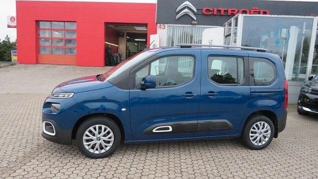 Blau Gebraucht 2019 Citroën Berlingo Feel Van / Kleinbus | 16.400 € (Etwas zu teuer) - Bild 1/4