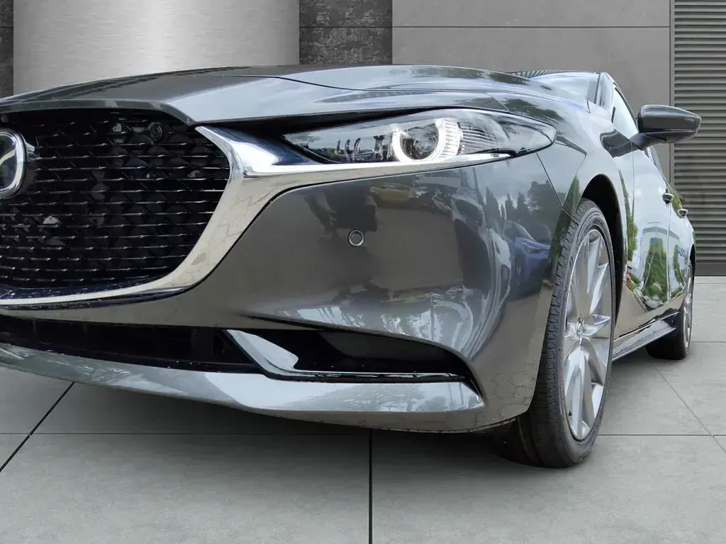 Neu Mazda 3 Exclusive-Line 140 PS (102 kW) 2025 Machine gray Limousine