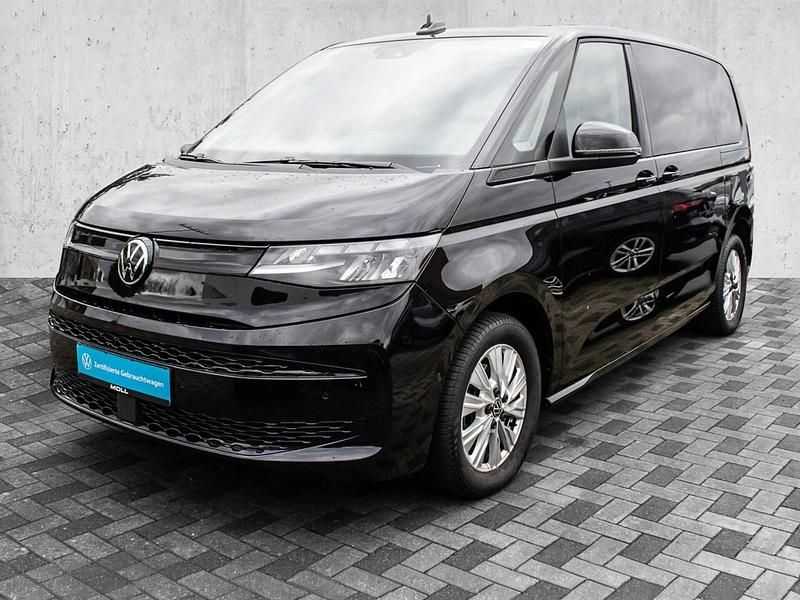 Gebraucht VW Multivan Basis 150 PS (110 kW) 2024 Deep black perleffekt Van
