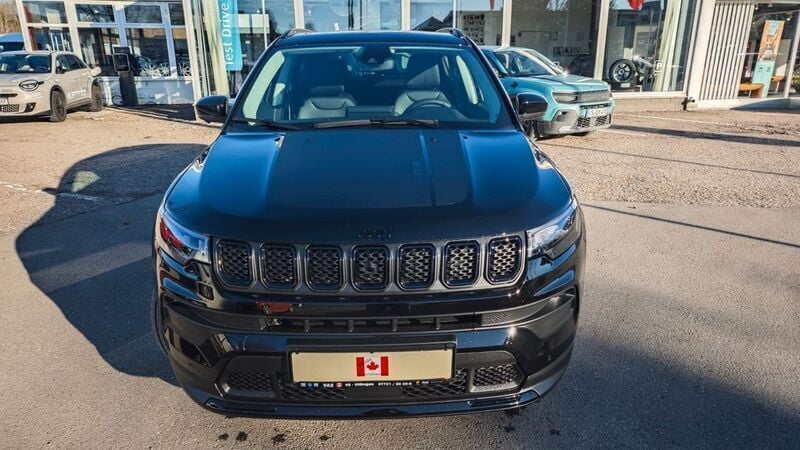 Neu Jeep Compass 131 PS (96 kW) 2025 Schwarz SUV