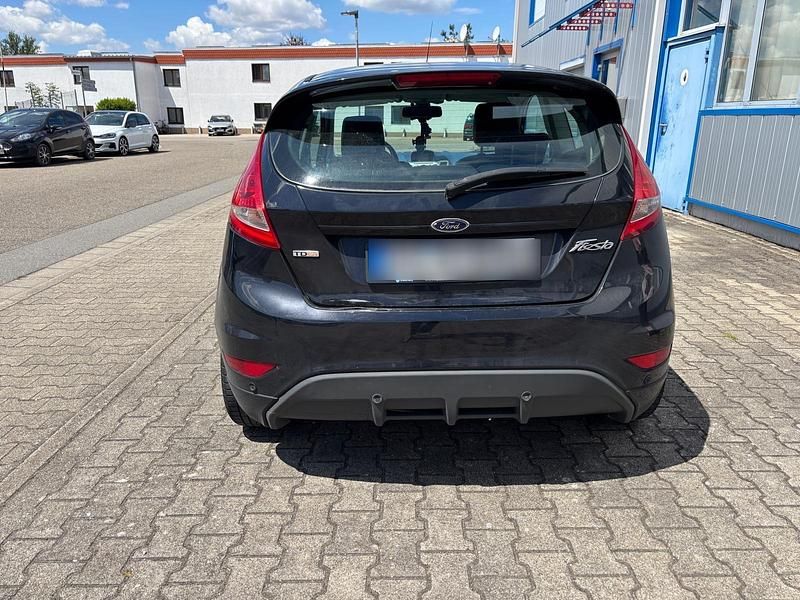 Gebraucht Ford Fiesta 95 PS (69 kW) 2010 Schwarz Kleinwagen