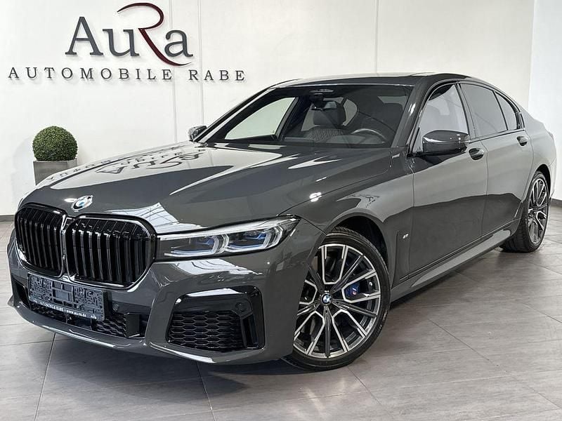 Grau Gebraucht 2019 BMW 750 Performance Limousine | 45.989 € (Superpreis) - Bild 1/4