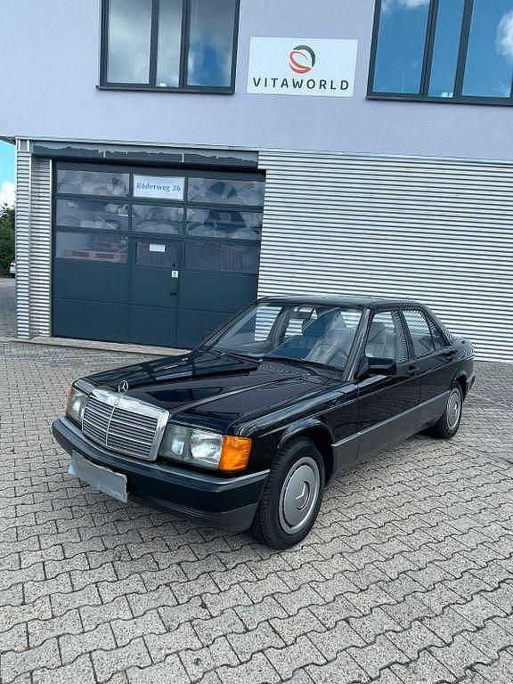 Gebraucht Mercedes 190 109 PS (80 kW) 1990 Schwarz Limousine