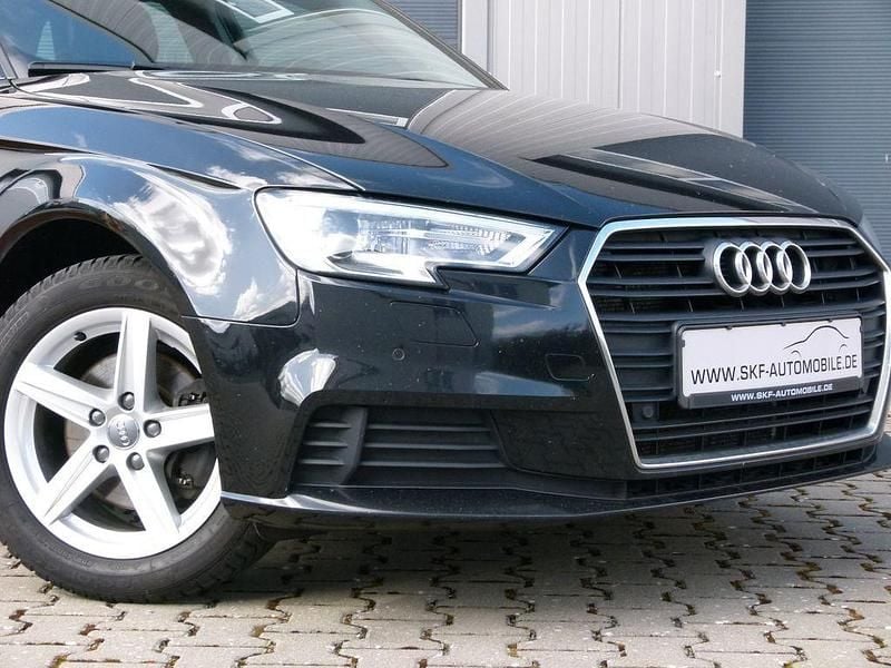 Gebraucht Audi A3 Ambiente 150 PS (110 kW) 2018 Schwarz Limousine