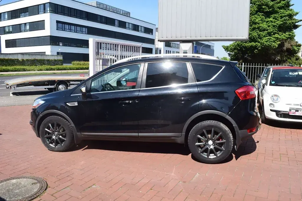 Gebraucht Ford Kuga 136 PS (100 kW) 2008 Schwarz SUV