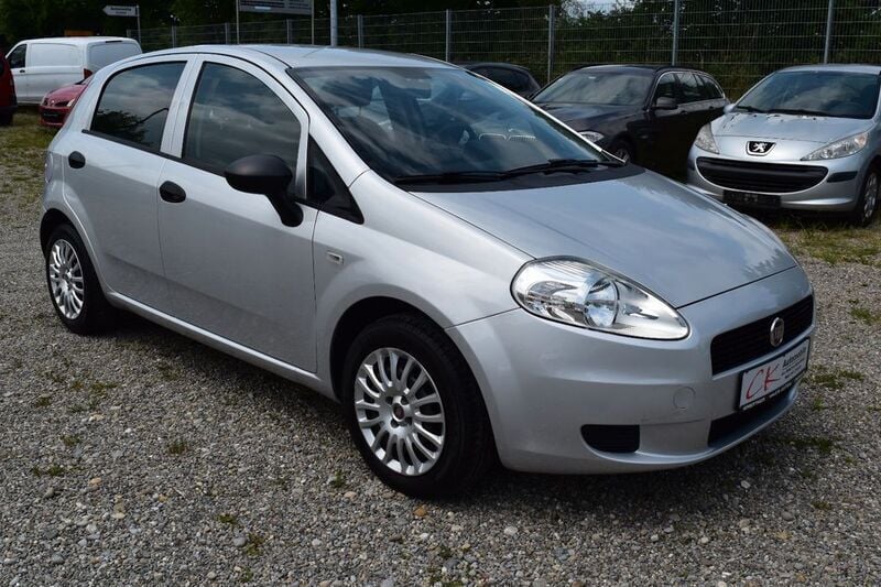Gebraucht Fiat Grande Punto Basis 69 PS (50 kW) 2013 Silber Kleinwagen