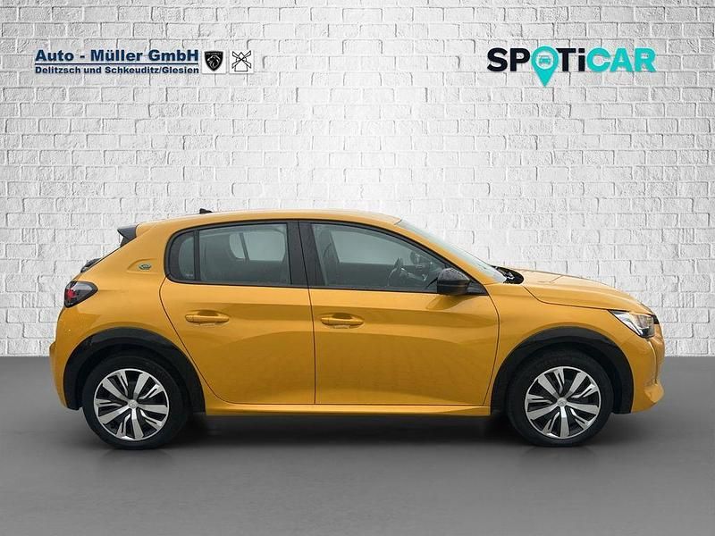 Gebraucht Peugeot 208 Active 100 kW (136 PS) 2022 Gelb Kleinwagen