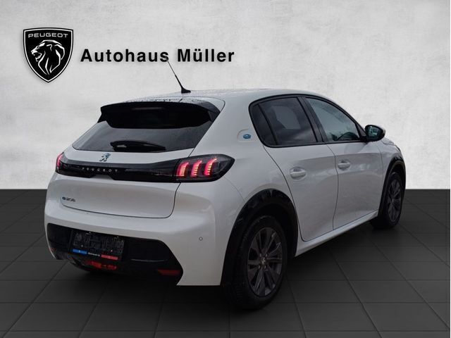 Gebraucht Peugeot e-208 Allure 100 kW (136 PS) 2021 Weiß Kleinwagen