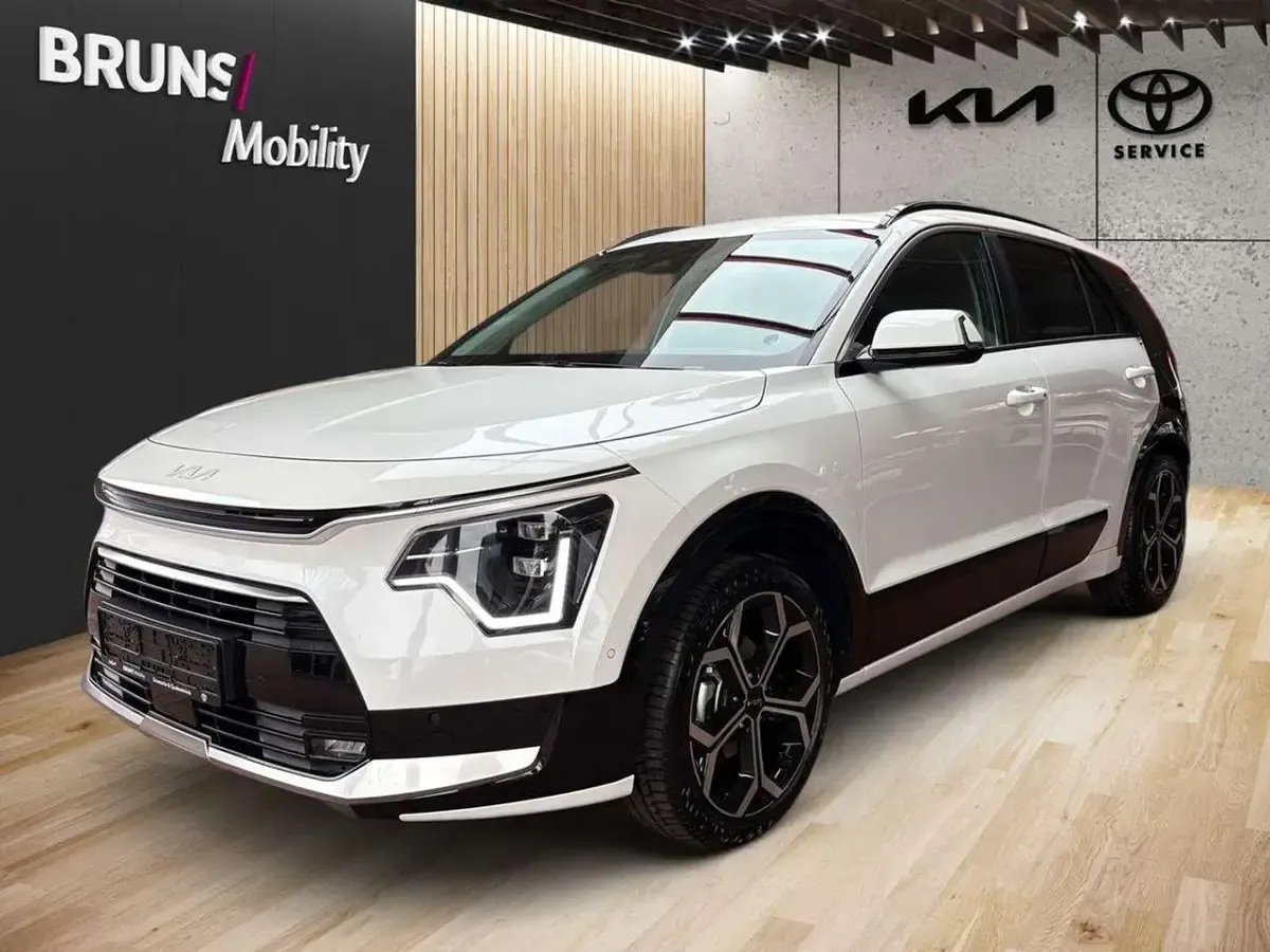 Gebraucht Kia Niro Spirit 129 PS (94 kW) 2025 Weiß SUV