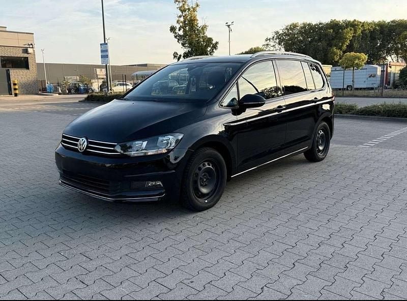 Schwarz Gebraucht 2020 VW Touran United Van / Kleinbus | 21.000 € (Superpreis) - Bild 1/4