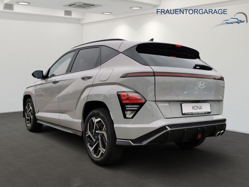Gebraucht Hyundai Kona N Line 120 PS (88 kW) 2024 Grau SUV