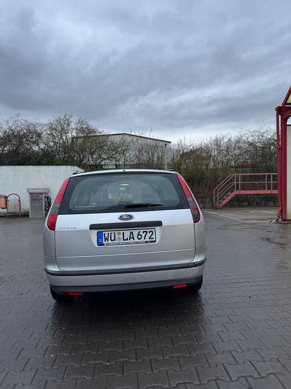 Gebraucht Ford Focus Style 116 PS (85 kW) 2006 Silber Limousine