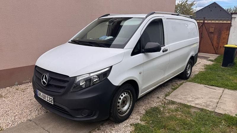 Usado Mercedes Vito 163 HP (119 kW) 2017 Branco Van