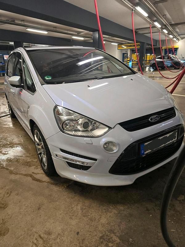 Gebraucht Ford S-MAX Titanium S 200 PS (147 kW) 2013 Weiß Van / Kleinbus