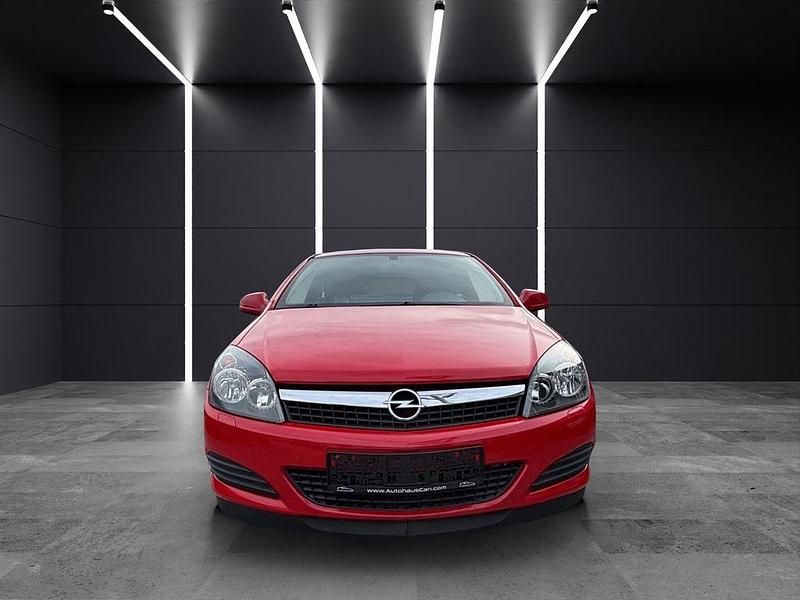 Gebraucht Opel Astra GTC Selection 90 PS (66 kW) 2010 Rot Limousine