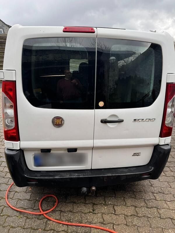Weiß Gebraucht 2009 Fiat Scudo Van / Kleinbus | 3.800 € (Fairer Preis) - Bild 1/4