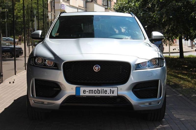 Gebraucht Jaguar F-Pace R-Sport 179 PS (131 kW) 2019 Silber SUV