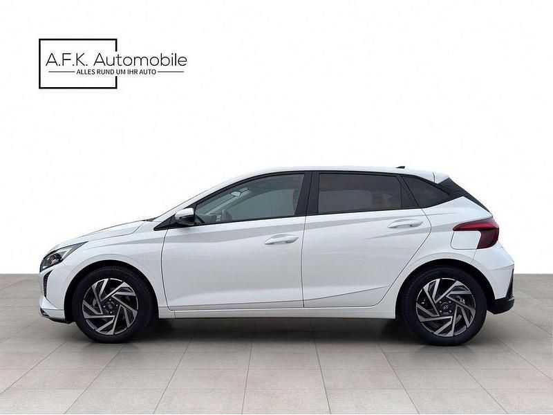 Gebraucht Hyundai i20 101 PS (74 kW) 2024 Weiß Limousine