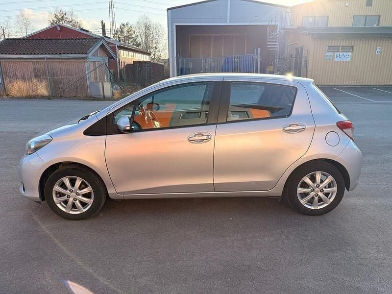 Usado Toyota Yaris Executive 99 HP (72 kW) 2012 Citadino