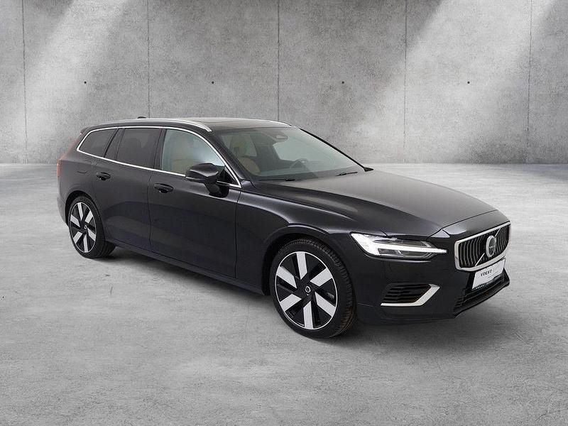 Gebraucht Volvo V60 Ultra 398 PS (292 kW) 2025 Schwarz Kombi