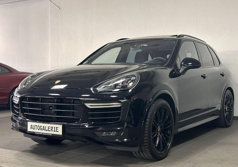 Schwarz Gebraucht 2015 Porsche Cayenne Turbo SUV | 47.990 € (Etwas zu teuer) - Bild 1/4
