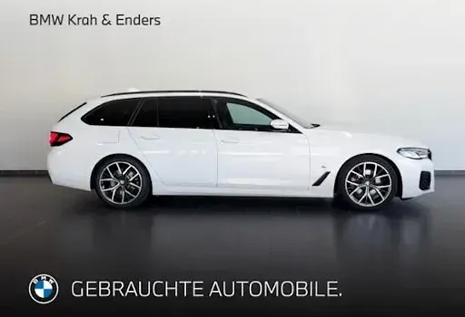Gebraucht BMW 520 M Sport 197 PS (144 kW) 2023 Weiss Kombi