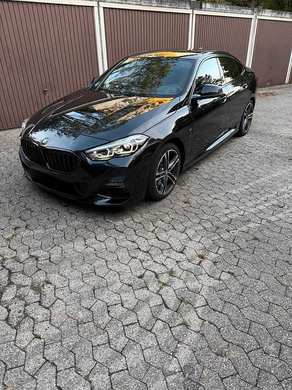 Schwarz Gebraucht 2021 BMW 218 M Sport Coupé | 25.900 € - Bild 1/4