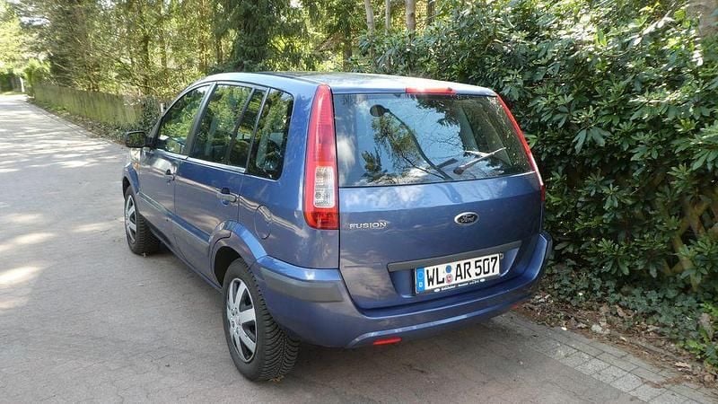 Gebraucht Ford Fusion 80 PS (58 kW) 2006 Blau Kleinwagen