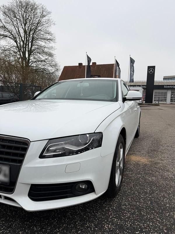 Gebraucht Audi A4 Ambiente 160 PS (117 kW) 2008 Weiß Limousine