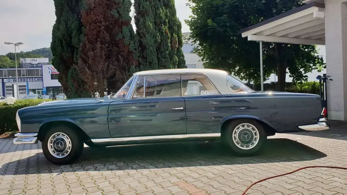 Gebraucht Mercedes 220 120 PS (88 kW) 1961 Blau Coupé
