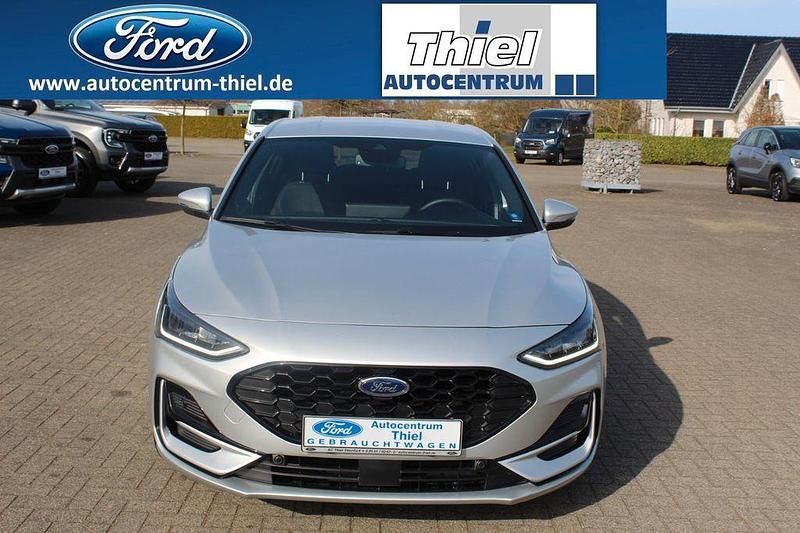 Gebraucht Ford Focus ST-Line X 116 PS (85 kW) 2025 Grau Limousine