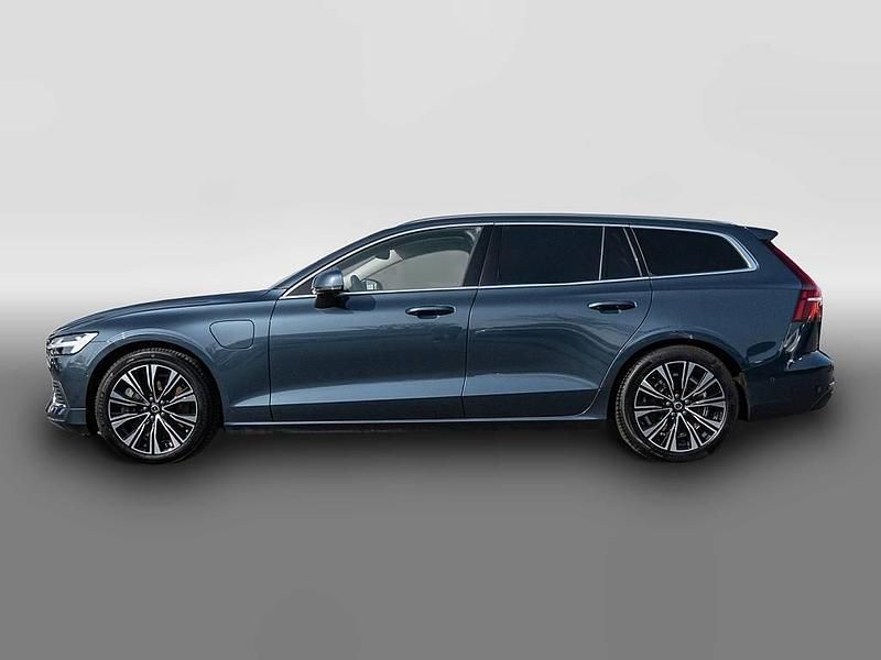 Gebraucht Volvo V60 Plus 253 PS (186 kW) 2022 Blau Kombi