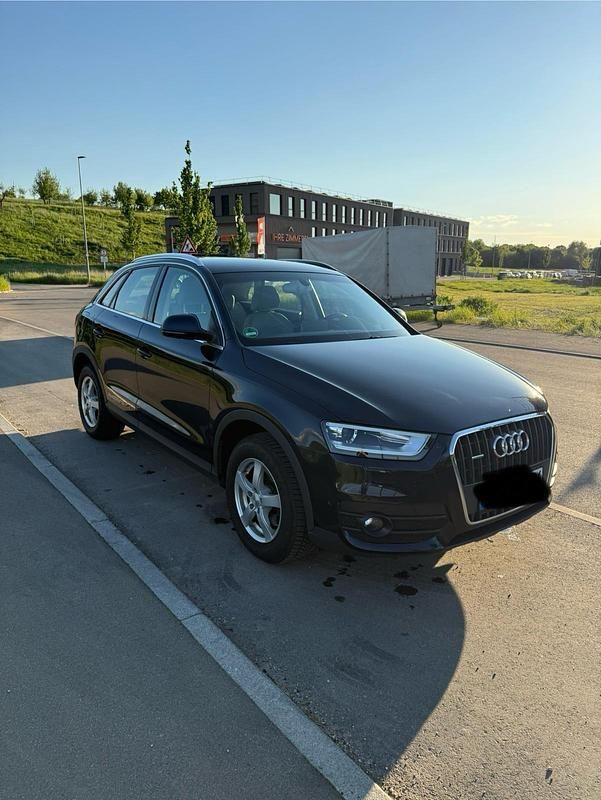Blau Gebraucht 2014 Audi Q3 SUV | 14.400 € (Guter Preis) - Bild 1/4