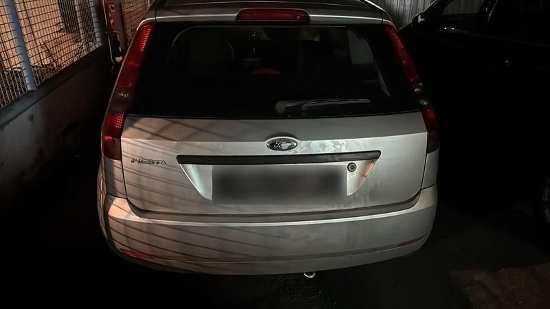 Gebraucht Ford Fiesta 2005 Silber Kleinwagen