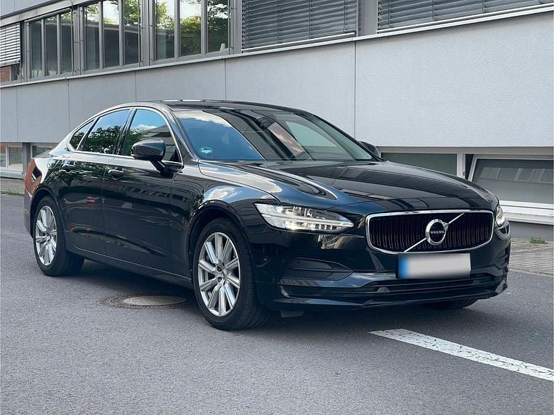 Gebraucht Volvo S90 Momentum 150 PS (110 kW) 2018 Schwarz Limousine