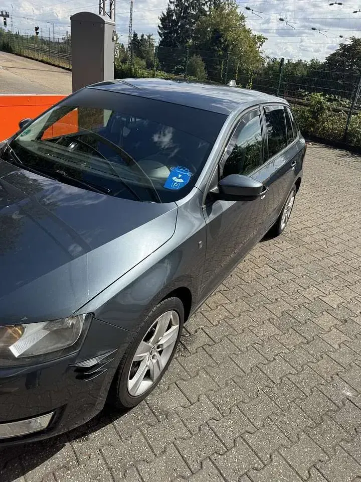 Gebraucht Skoda Rapid Elegance 105 PS (77 kW) 2015 Kleinwagen