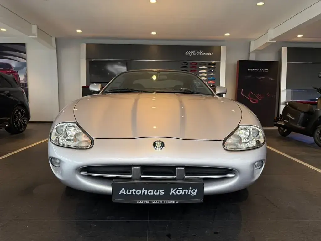 Gebraucht Jaguar XK8 284 PS (208 kW) 2000 Silber Coupé
