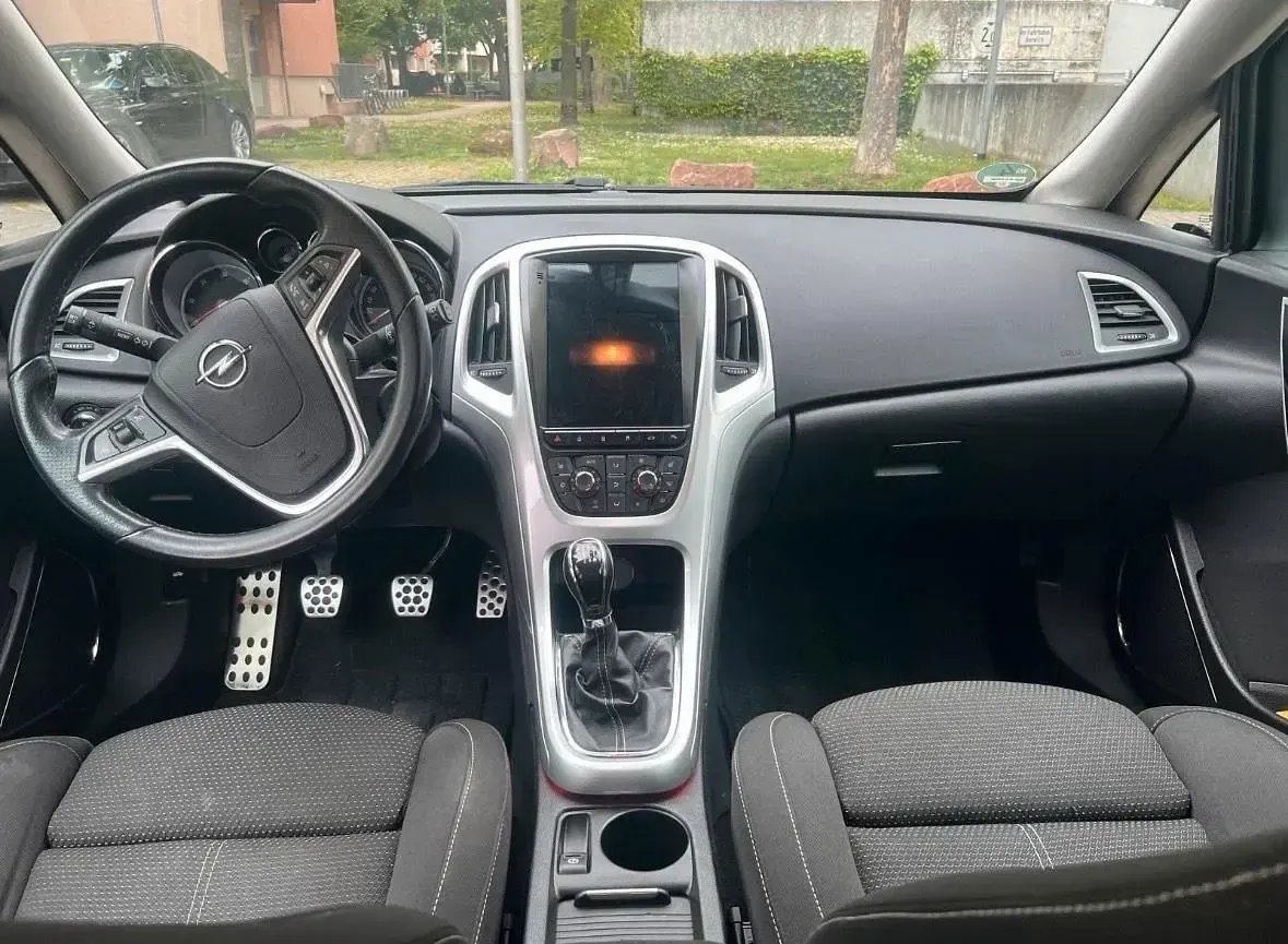 Gebraucht Opel Astra 131 PS (96 kW) 2010 Blau Limousine
