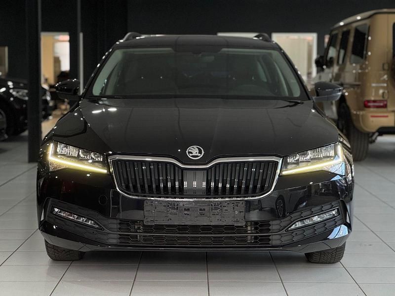 Używany Skoda Superb Active 150 KM (110 kW) 2022 Czarny Sedan/Limuzyna