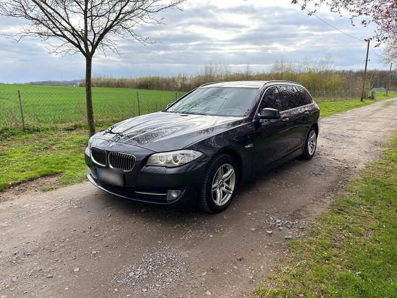 Gebraucht BMW 520 184 PS (135 kW) 2012 Grau Kombi