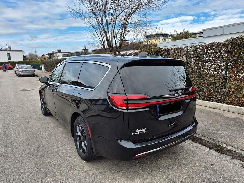 Gebraucht Chrysler Pacifica 291 PS (214 kW) 2021 Schwarz Van