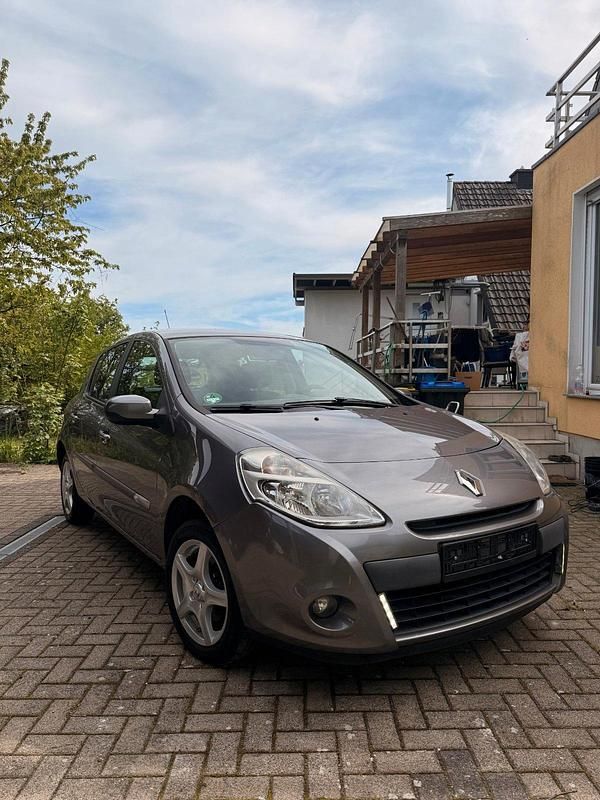 Gebraucht Renault Clio III 75 PS (55 kW) 2013 Grau Kleinwagen