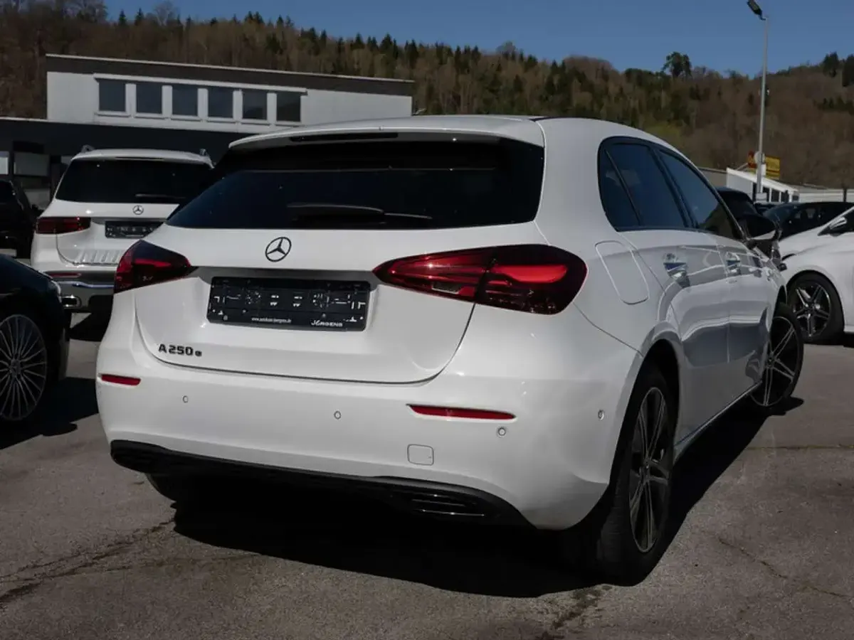 Gebraucht Mercedes A250 Progressive 218 PS (160 kW) 2025 Weiss unilack polarweiß Limousine