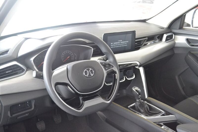 Gebraucht Baic X35 116 PS (85 kW) 2023 Rot SUV