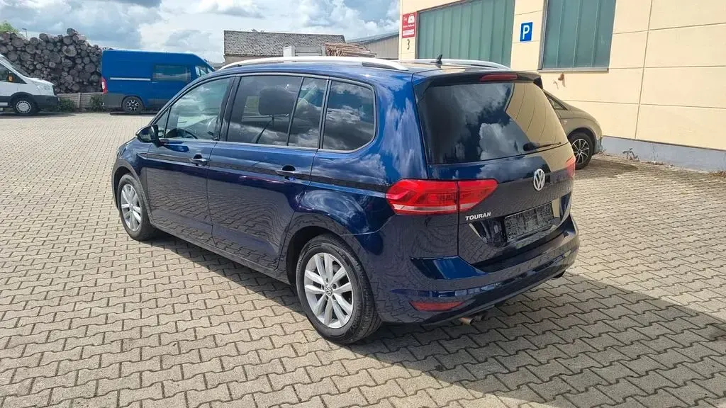Gebraucht VW Touran Comfortline 150 PS (110 kW) 2016 Blau Van / Kleinbus